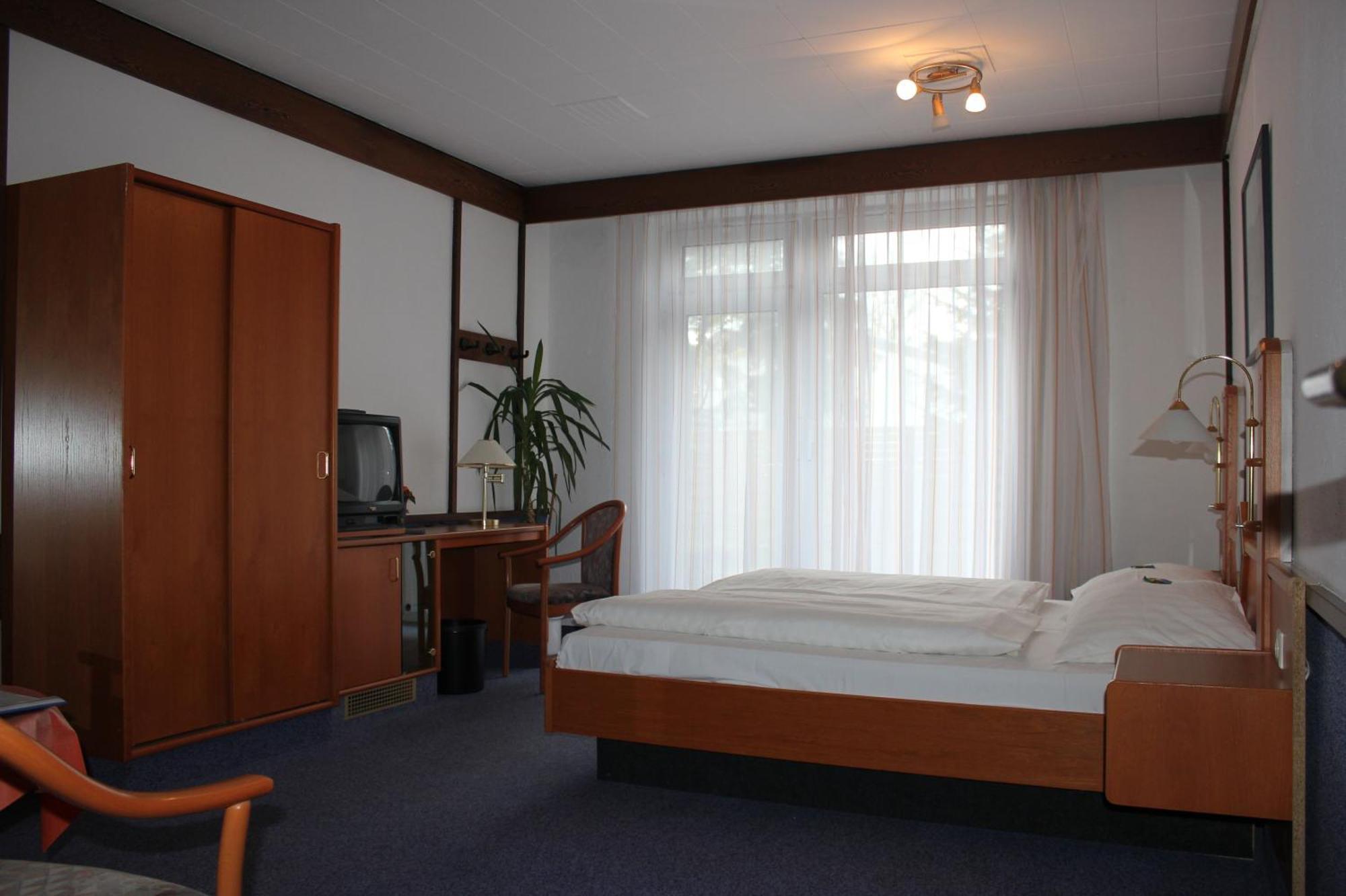 Hotel Zum Ratsherrn Любек Экстерьер фото
